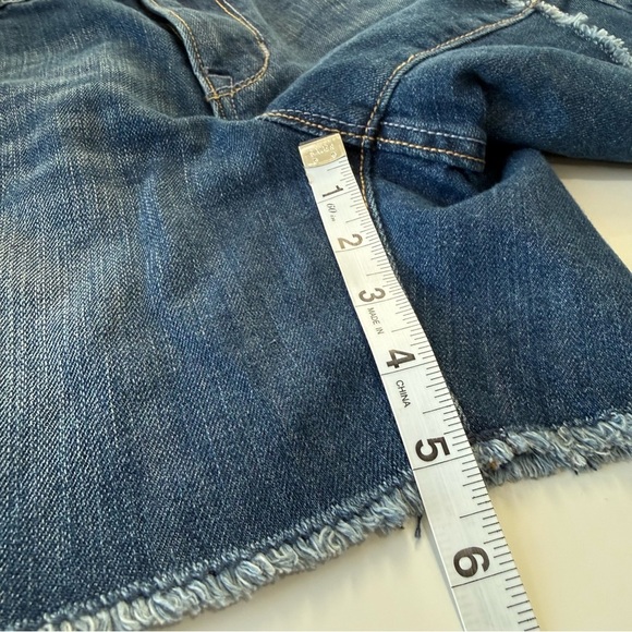 Old Navy The Flirt Blue Jean Shorts Size 10 Classic Cut Off  and Frayed Hem - Picture 6 of 8
